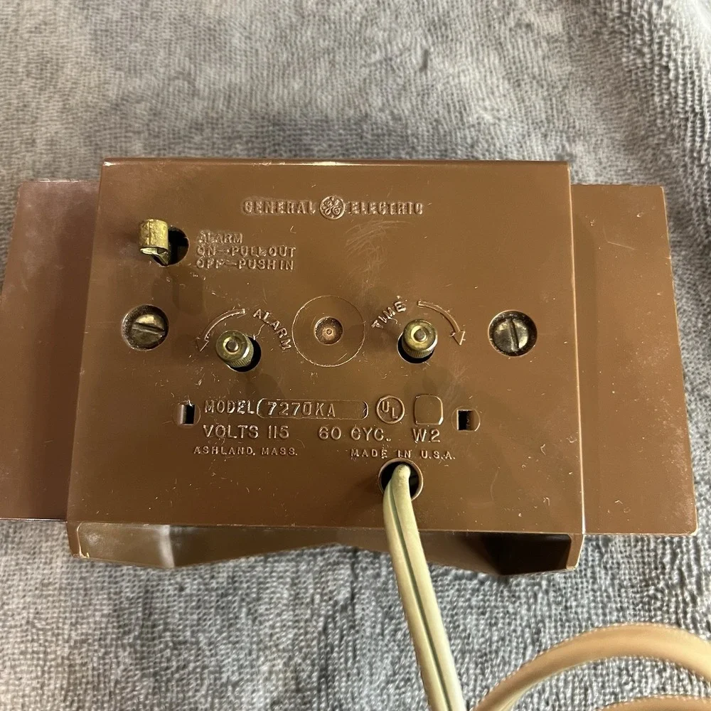MCM Alarm Clock 7270KA, GE Plug in Brown Analog Grandmacore Cottagecore